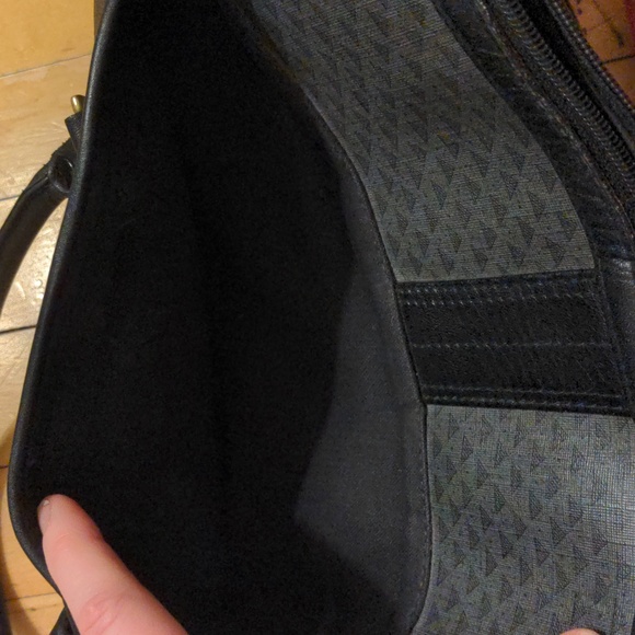 ⭐ 2 / $12 Liz Claiborne 1984 triangle patterned purse - Picture 12 of 16